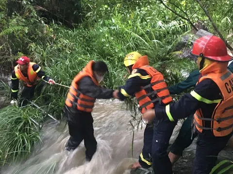 Chủ tịch nước gửi thư khen lực lượng cứu hộ 23 người bị mắc kẹt ở suối