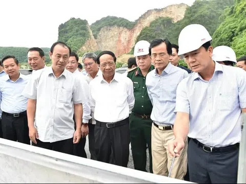 Phó Thủ tướng Lê Văn Thành kiểm tra thực địa đoạn cao tốc tuyến Bắc - Nam sẽ hoàn thành trong năm nay