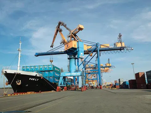 8 tháng, thặng dư thương mại đạt 5,49 tỷ USD