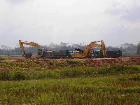 Khi thu hồi đất, có cần toàn bộ thành viên hộ gia đình ký giấy tờ?