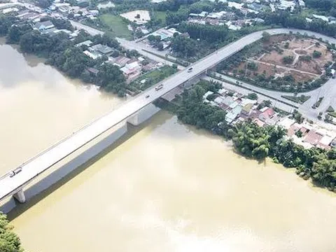 Lãnh đạo tỉnh Bình Dương báo cáo Bộ trưởng Bộ giao thông về dự án đường Vành đai 4