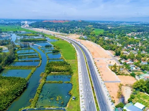 Quảng Ngãi: Bổ sung khu vực gần 7.000ha dọc đường ven biển Dung Quất Sa Huỳnh vào quy hoạch