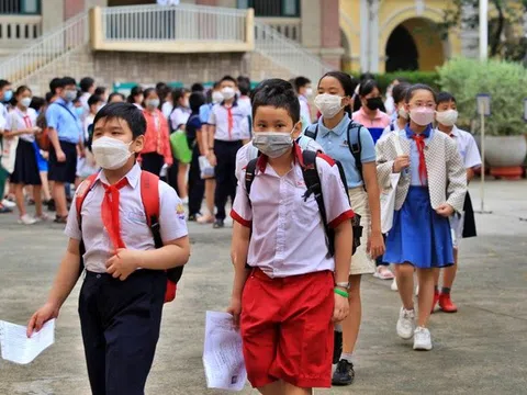 Chuyện học đầu cấp khi sổ hộ khẩu giấy hết 'sứ mệnh'