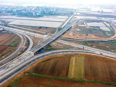 Sẽ hoàn thành hơn 410km đường bộ cao tốc Bắc-Nam trong năm 2023