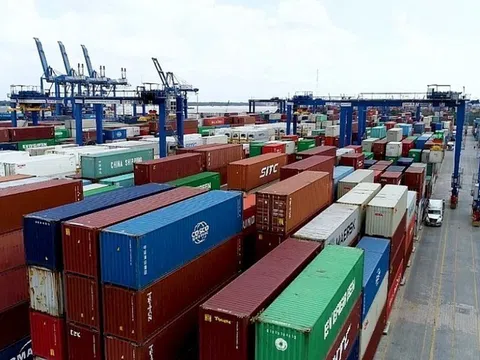 Ngành hải quan thu ngân sách nhà nước trong tháng 3 đạt 33.476 tỷ đồng
