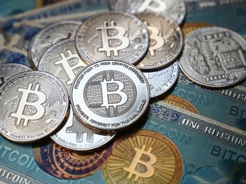 Giá Bitcoin chững lại sau nửa năm đầy biến động