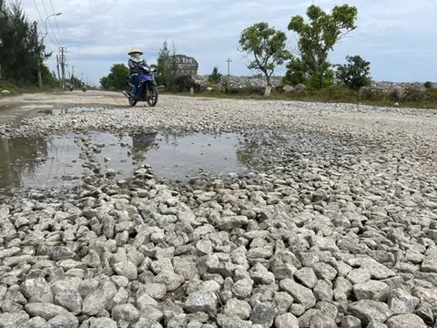 Hạ tầng giao thông trong Khu Kinh tế Dung Quất xuống cấp nghiêm trọng