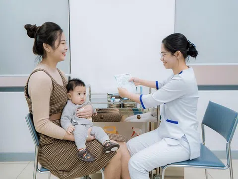 Hơn 185.000 liều vaccine 5 trong 1 vừa về tới Việt Nam