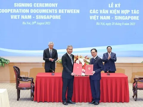 Việt Nam và Singapore ký kết 7 văn kiện hợp tác quan trọng