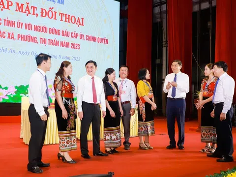 Nghiên cứu ban hành quy định thí điểm điều động cán bộ sở, ngành về tăng cường cho xã, phường, thị trấn