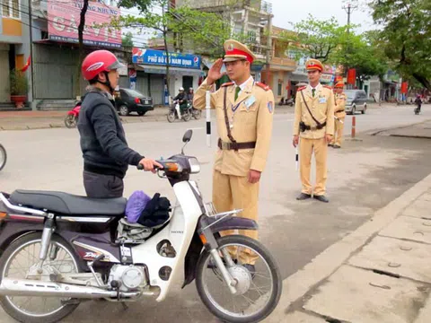 Lý do Thông tư 32/2023/TT-BCA không quy định Cảnh sát giao thông nói lời chào, cảm ơn lái xe