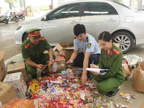 Thu giữ hàng nghìn sản phẩm đồ ăn, thức uống không rõ nguồn gốc