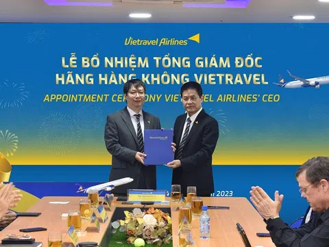 Vietravel Airlines thay sếp, cựu Phó thủ tướng Đức làm thành viên HĐQT độc lập