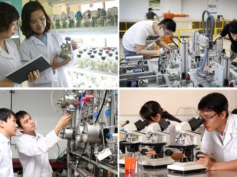 Xây dựng đội ngũ trí thức - Xứng đáng là người cán bộ 'vừa hồng vừa chuyên'