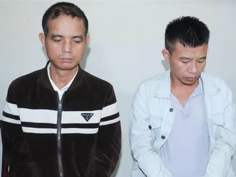 Bắt 02 đối tượng vận chuyển trái phép chất ma tuý, thu giữ 15 bánh heroin