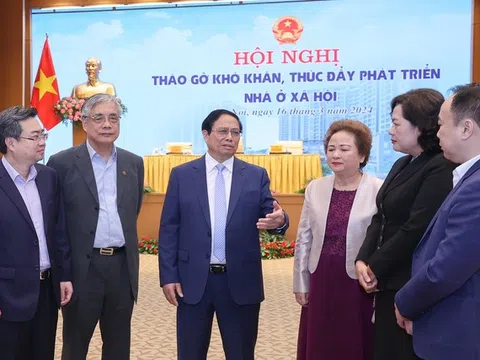 Thủ tướng: Không phải những nơi xa xôi, vắng vẻ, không làm được nhà ở thương mại thì làm nhà ở xã hội