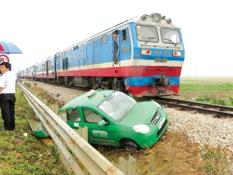 Tăng cường kiểm tra, xử lý các hành vi gây tai nạn giao thông đường sắt