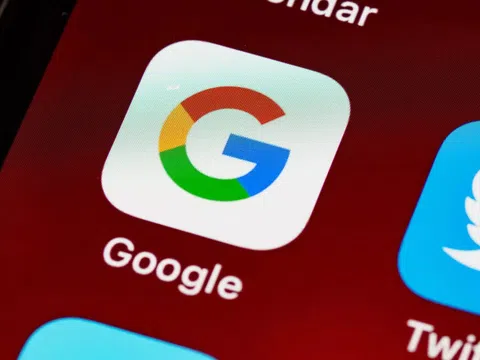 Google tung tính năng mới cho iOS, ngay lập tức khiến người dùng thấy bất an