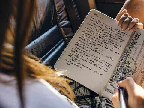 Bố tái hôn chỉ sau 1 năm mẹ mất, tôi ghét mẹ kế vô cùng cho đến khi đọc được những dòng ấy, cả thế giới trong tôi sụp đổ