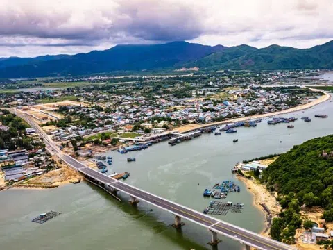 Thông tin mới về dự án khu nghỉ dưỡng cao cấp và siêu du thuyền tại Bình Định