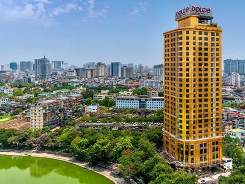 Doanh nghiệp đứng sau khách sạn dát vàng báo lỗ