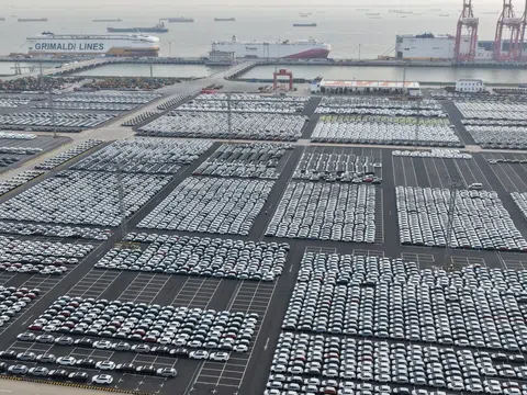 'Công xưởng thế giới' Trung Quốc bắt đầu rạn nứt vì chiến tranh Iran