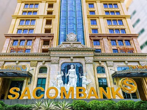 Sacombank báo lãi 6 tháng giảm gần 50%