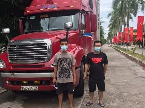 Quảng Ninh: Phát hiện người trốn trên cabin xe container nhằm qua chốt kiểm soát