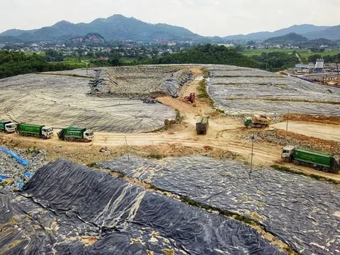 Bãi rác Nam Sơn tạm ngừng tiếp nhận, rác thải Hà Nội sẽ về đâu?