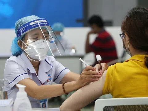 Tiêm vaccine mũi thứ 3 cho người dân vào cuối năm 2021