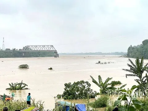 Thủ tướng chỉ đạo tập trung khắc phục sự cố sập cầu Phong Châu, ứng phó, khắc phục hậu quả mưa lũ, sạt lở