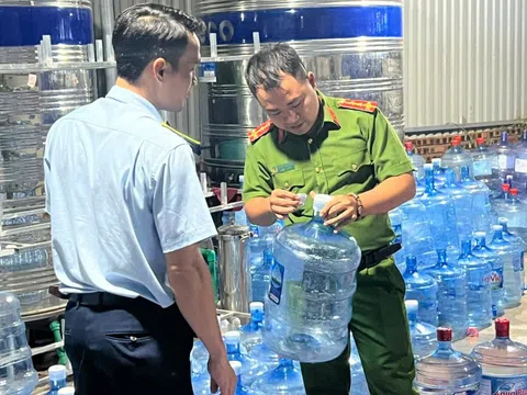 Triệt phá Xưởng Sản xuất Nước Lavie Giả
