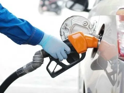 Từ chính sách thuế xăng dầu đến tư duy quản trị mới