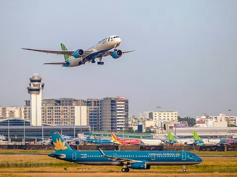 Hà Nội mở lại đường bay với Thành phố Hồ Chí Minh và Đà Nẵng