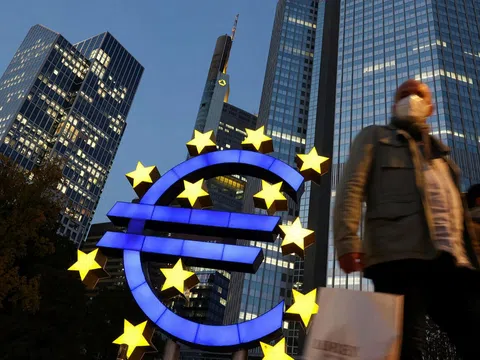 ECB tìm cách dung hòa lạm phát với nguy cơ từ chiến sự tại Ukraine