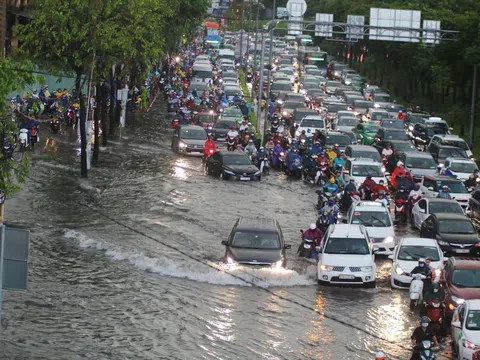 Lãng phí 6 tỷ đô la và bao nhiêu nữa…?