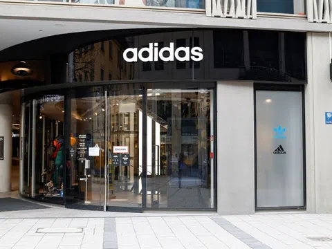 Adidas đẩy mạnh bán hàng trực tuyến, mục tiêu đạt doanh thu 10,7 tỷ USD mỗi năm