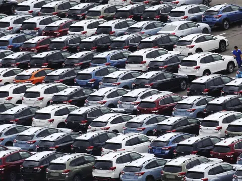 Bộ Tài chính không đồng ý đề xuất giảm 50% lệ phí trước bạ cho ô tô đăng ký mới