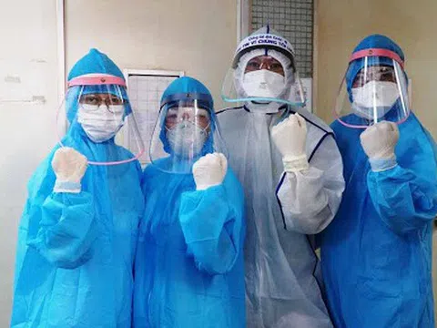 Thủ tướng khen 32 thầy thuốc tiêu biểu, xuất sắc trong phòng chống dịch COVID-19