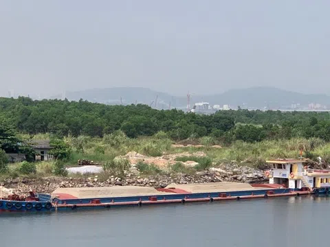 TP.Hạ Long: Nhiều bến, bãi VLXD không phép “vô tư” hoạt động