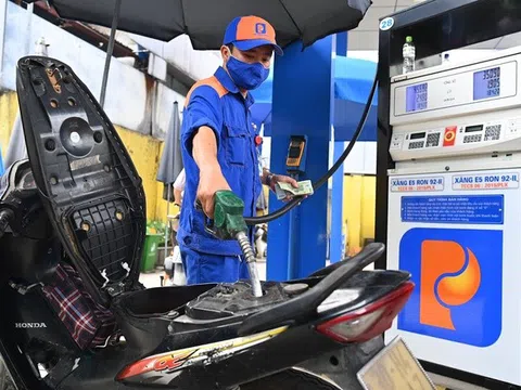 Petrolimex giảm 500 đồng/lít xăng dầu hỗ trợ chống dịch Covid-19
