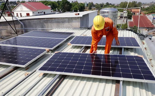 Chưa thông báo khi lắp điện mặt trời mái nhà bị phạt thế nào?